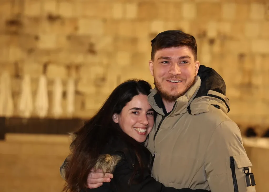 שבויים במציאות אחרת
